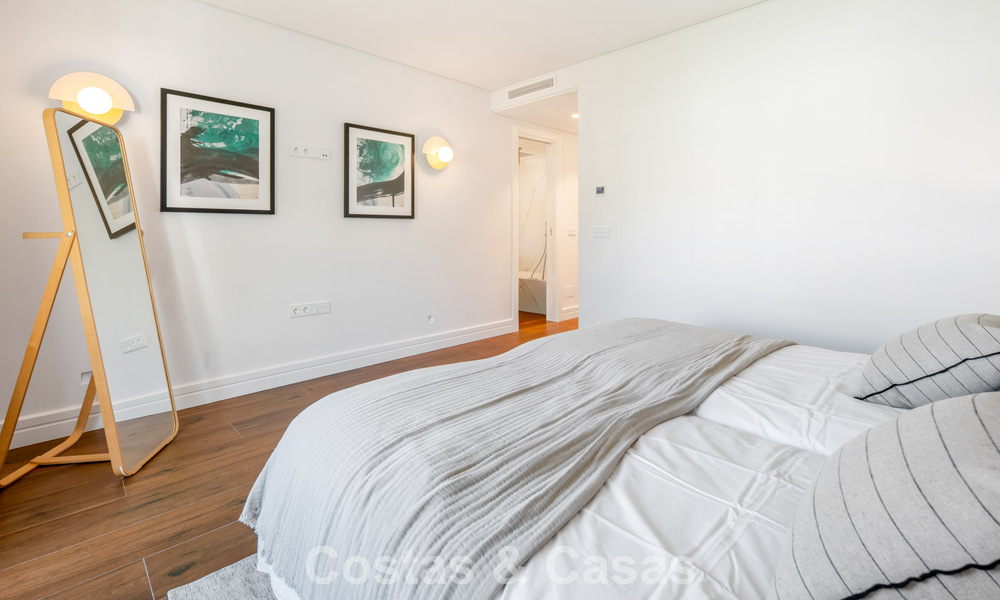 Amplio apartamento de lujo en venta en un exclusivo complejo de la Milla de Oro de Marbella 801374