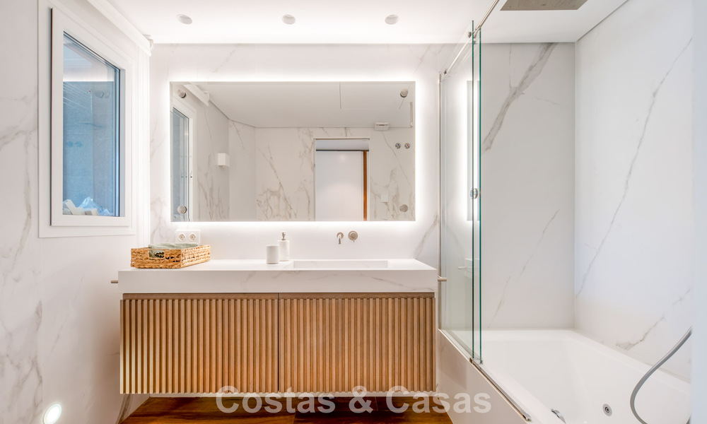 Amplio apartamento de lujo en venta en un exclusivo complejo de la Milla de Oro de Marbella 801375