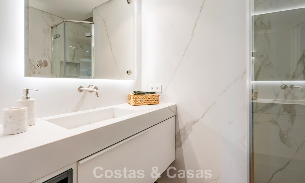 Amplio apartamento de lujo en venta en un exclusivo complejo de la Milla de Oro de Marbella 801376