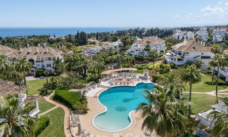 Amplio apartamento de lujo en venta en un exclusivo complejo de la Milla de Oro de Marbella 801377