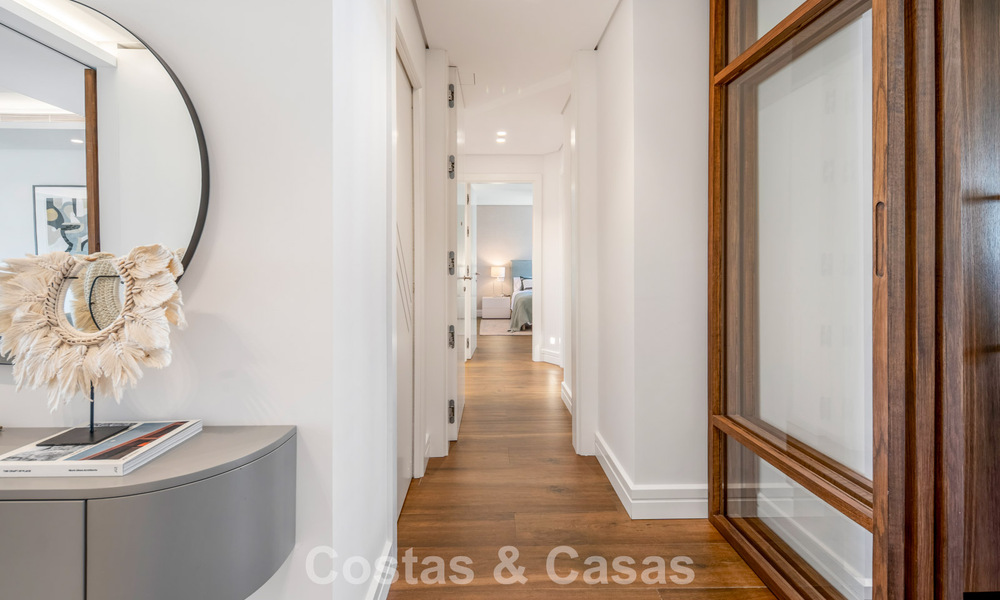 Amplio apartamento de lujo en venta en un exclusivo complejo de la Milla de Oro de Marbella 801388