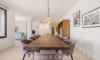 Amplio apartamento con enorme jardín privado y espectaculares vistas en venta al este de Marbella 801416 