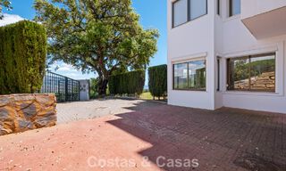 Amplio apartamento con enorme jardín privado y espectaculares vistas en venta al este de Marbella 801424 