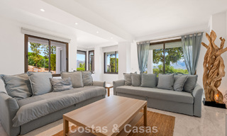 Amplio apartamento con enorme jardín privado y espectaculares vistas en venta al este de Marbella 801429 