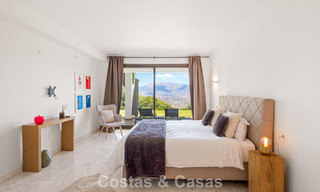 Amplio apartamento con enorme jardín privado y espectaculares vistas en venta al este de Marbella 801434 