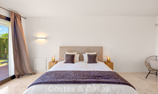 Amplio apartamento con enorme jardín privado y espectaculares vistas en venta al este de Marbella 801438 