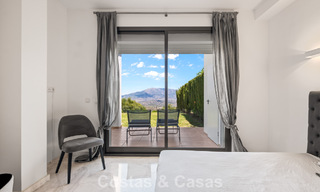 Amplio apartamento con enorme jardín privado y espectaculares vistas en venta al este de Marbella 801443 