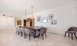 Amplio apartamento con enorme jardín privado y espectaculares vistas en venta al este de Marbella 801456 