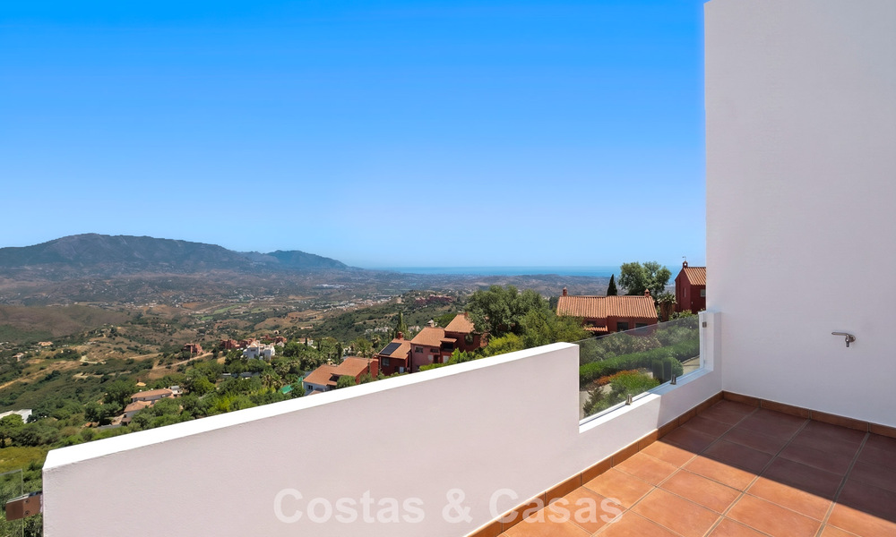 Amplio ático moderno con vistas panorámicas en venta al este de Marbella 801488