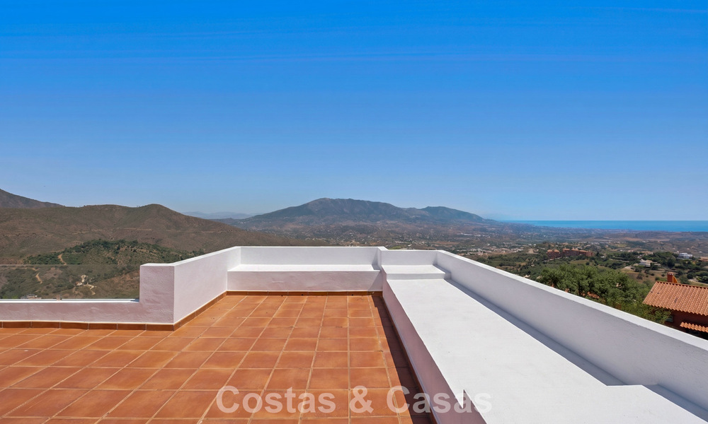 Amplio ático moderno con vistas panorámicas en venta al este de Marbella 801489