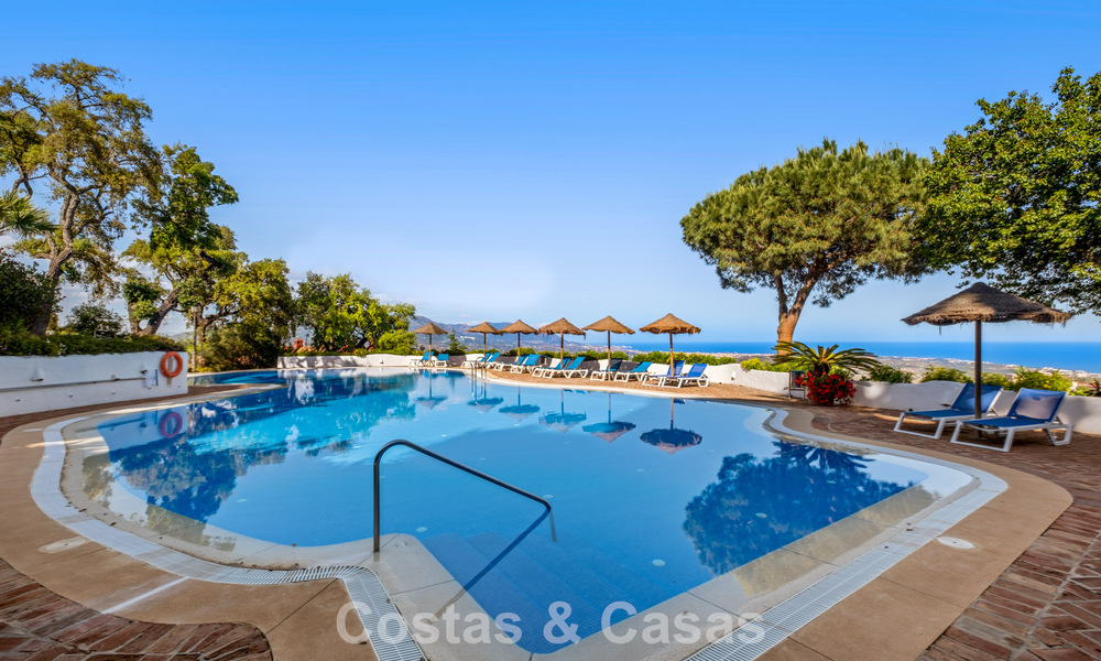 Amplio ático moderno con vistas panorámicas en venta al este de Marbella 801491