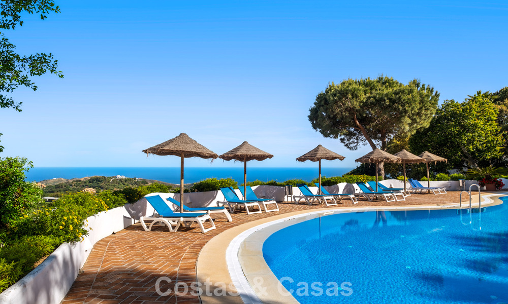 Amplio ático moderno con vistas panorámicas en venta al este de Marbella 801495