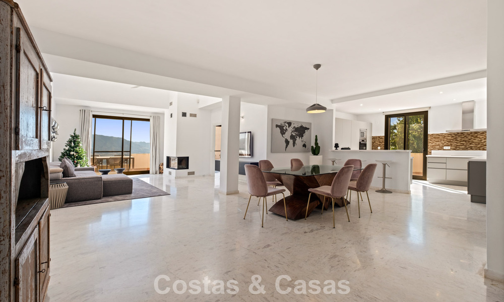 Amplio ático moderno con vistas panorámicas en venta al este de Marbella 801498