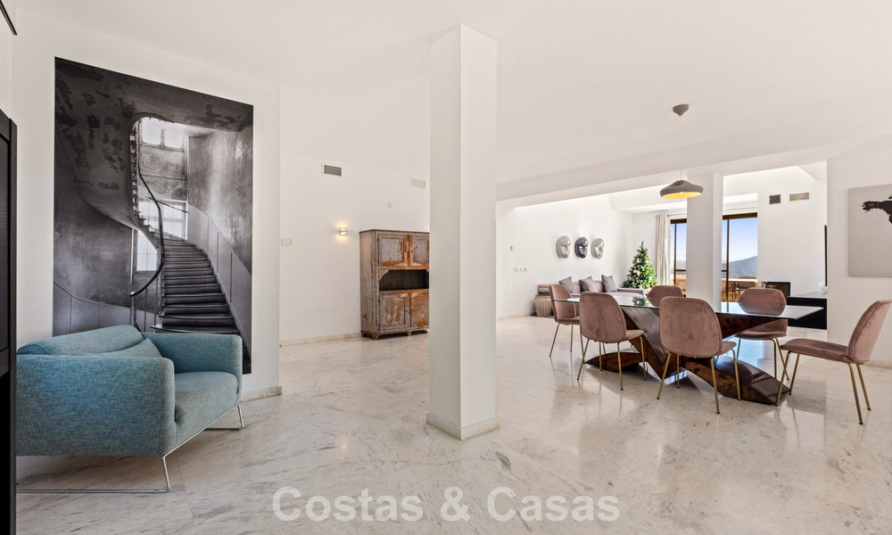 Amplio ático moderno con vistas panorámicas en venta al este de Marbella 801499
