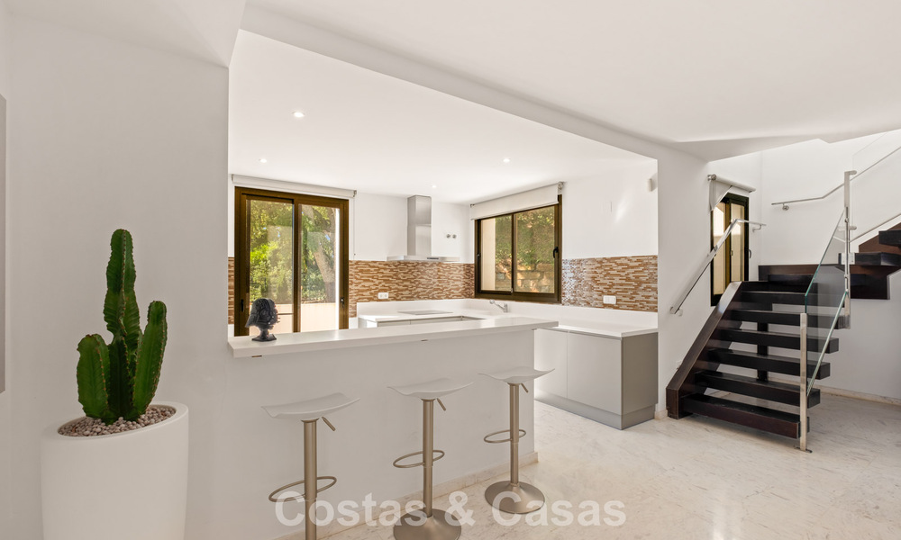 Amplio ático moderno con vistas panorámicas en venta al este de Marbella 801504
