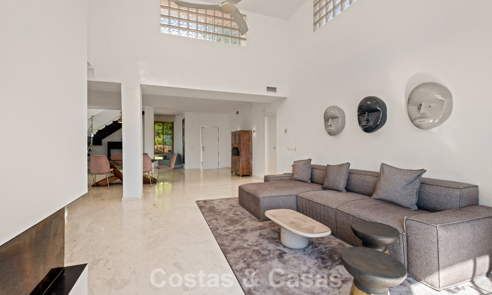 Amplio ático moderno con vistas panorámicas en venta al este de Marbella 801512