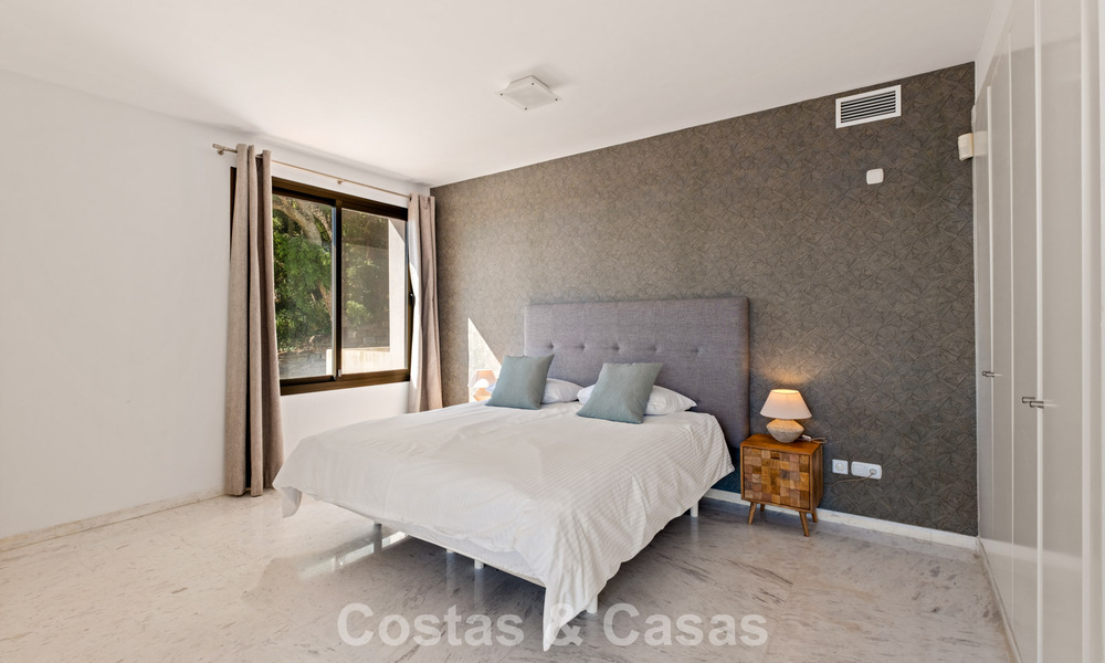 Amplio ático moderno con vistas panorámicas en venta al este de Marbella 801513