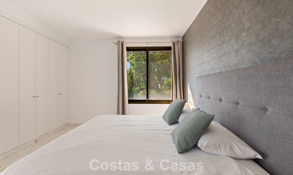 Amplio ático moderno con vistas panorámicas en venta al este de Marbella 801515