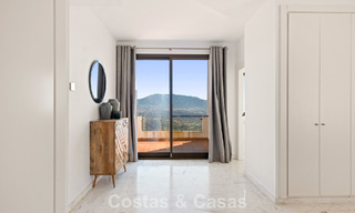 Amplio ático moderno con vistas panorámicas en venta al este de Marbella 801516 