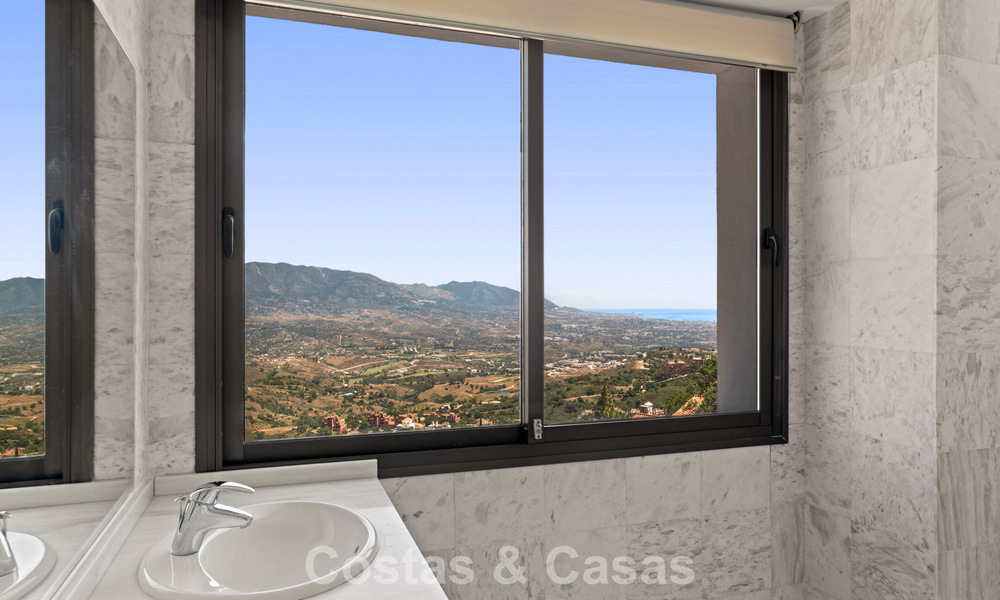 Amplio ático moderno con vistas panorámicas en venta al este de Marbella 801534