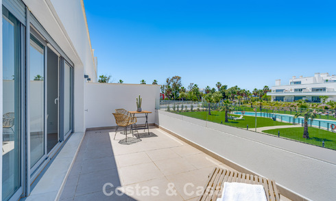 Apartamento moderno, listo para entrar a vivir en venta en la Nueva Milla de Oro entre Marbella y Estepona 801545