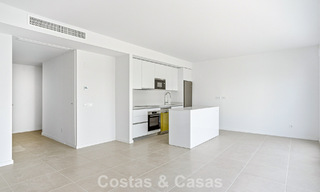 Apartamento de lujo, listo para entrar a vivir en venta en la Nueva Milla de Oro entre Marbella y Estepona 801557 