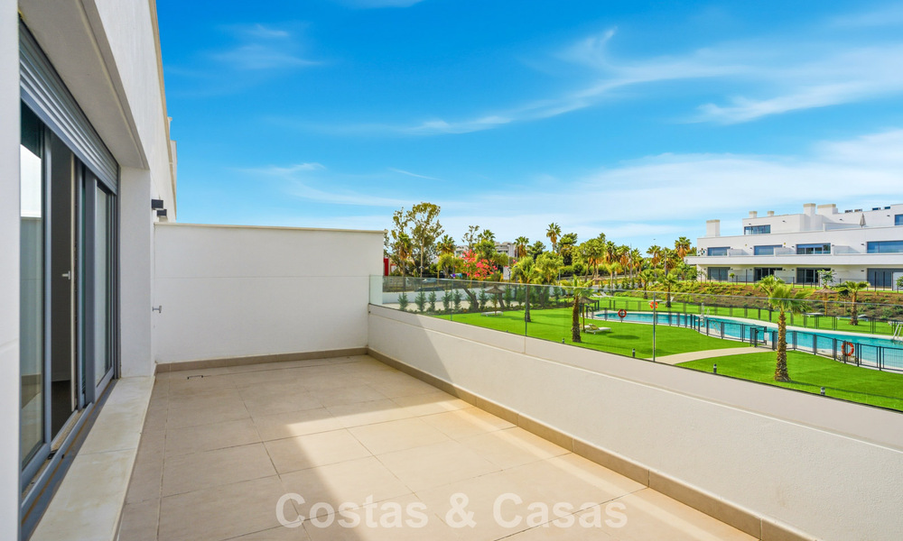 Apartamento de lujo, listo para entrar a vivir en venta en la Nueva Milla de Oro entre Marbella y Estepona 801559