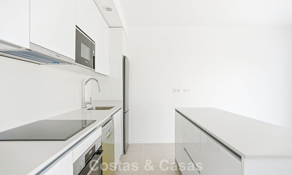 Apartamento de lujo, listo para entrar a vivir en venta en la Nueva Milla de Oro entre Marbella y Estepona 801562
