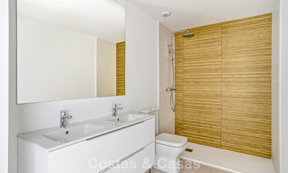 Apartamento de lujo, listo para entrar a vivir en venta en la Nueva Milla de Oro entre Marbella y Estepona 801563