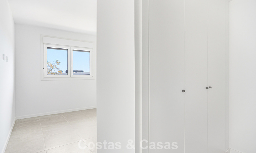 Apartamento de lujo, listo para entrar a vivir en venta en la Nueva Milla de Oro entre Marbella y Estepona 801566