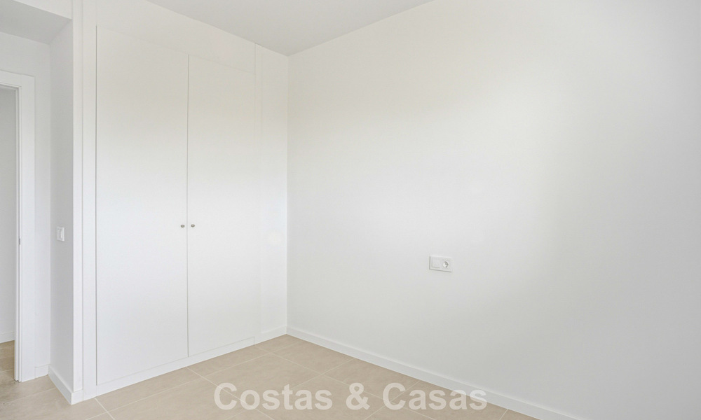 Apartamento de lujo, listo para entrar a vivir en venta en la Nueva Milla de Oro entre Marbella y Estepona 801569