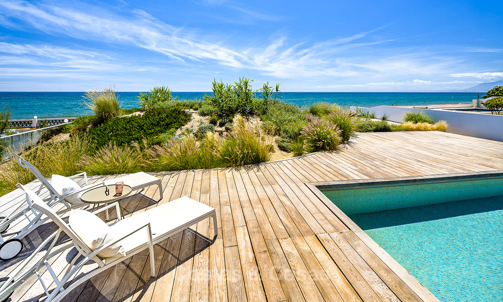 Villas en venta en Costabella, una urbanización junto a la playa situada en una de las playas más bonitas de Marbella 801576