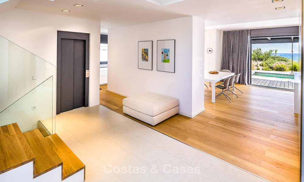 Villas en venta en Costabella, una urbanización junto a la playa situada en una de las playas más bonitas de Marbella 801586