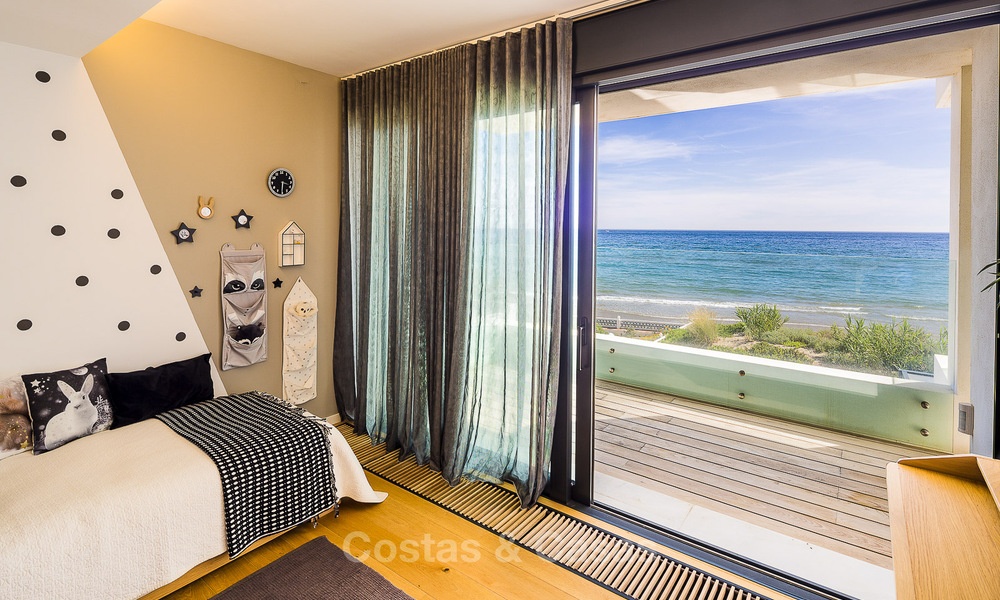 Villas en venta en Costabella, una urbanización junto a la playa situada en una de las playas más bonitas de Marbella 801594