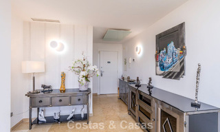 Amplio apartamento con vistas panorámicas en venta en las colinas de Marbella - Benahavís 801724 