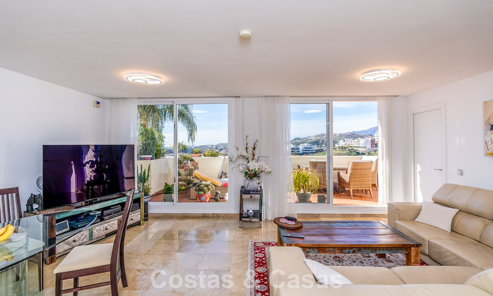 Amplio apartamento con vistas panorámicas en venta en las colinas de Marbella - Benahavís 801727