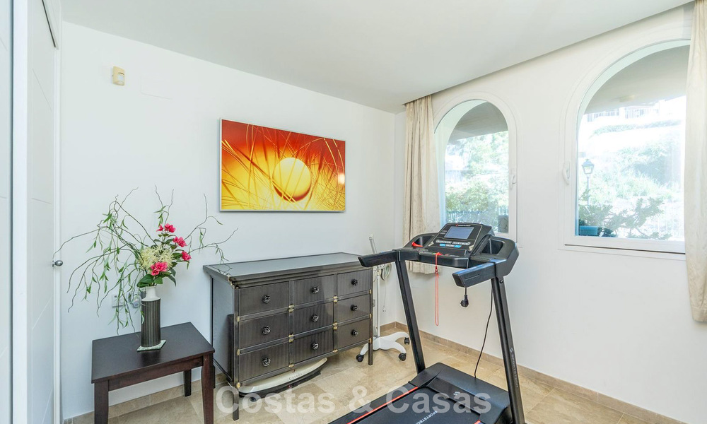 Amplio apartamento con vistas panorámicas en venta en las colinas de Marbella - Benahavís 801732
