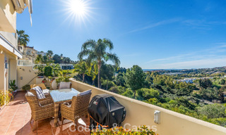 Amplio apartamento con vistas panorámicas en venta en las colinas de Marbella - Benahavís 801733 