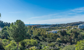 Amplio apartamento con vistas panorámicas en venta en las colinas de Marbella - Benahavís 801735 