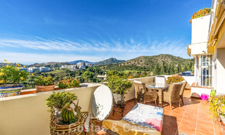 Amplio apartamento con vistas panorámicas en venta en las colinas de Marbella - Benahavís 801737 
