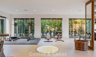 Elegante villa con influencias provenzales francesas en venta en la prestigiosa Nueva Andalucía, Marbella 801742 