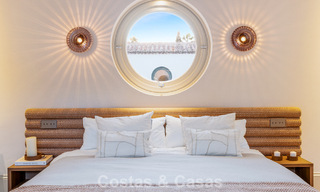 Elegante villa con influencias provenzales francesas en venta en la prestigiosa Nueva Andalucía, Marbella 801745 