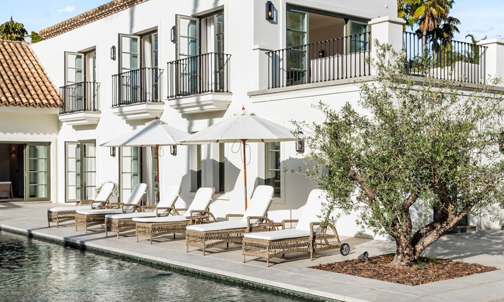 Elegante villa con influencias provenzales francesas en venta en la prestigiosa Nueva Andalucía, Marbella 801766