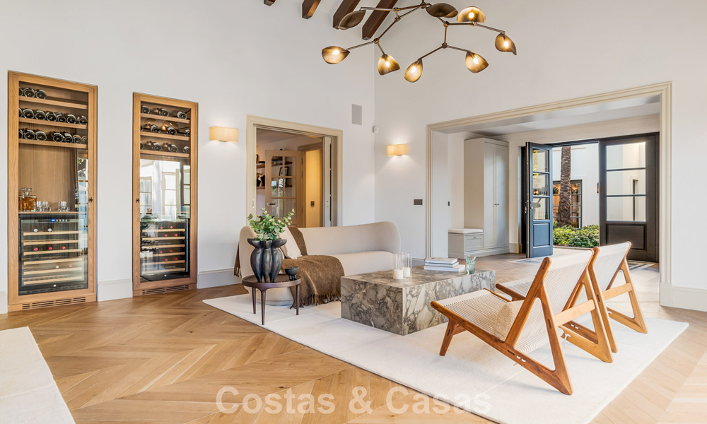Elegante villa con influencias provenzales francesas en venta en la prestigiosa Nueva Andalucía, Marbella 801782