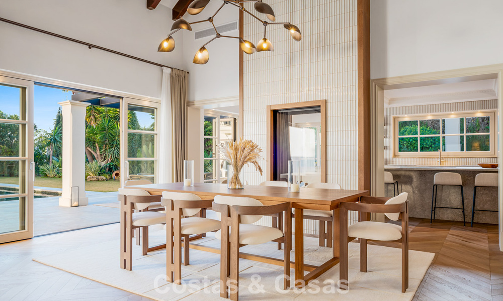 Elegante villa con influencias provenzales francesas en venta en la prestigiosa Nueva Andalucía, Marbella 801784