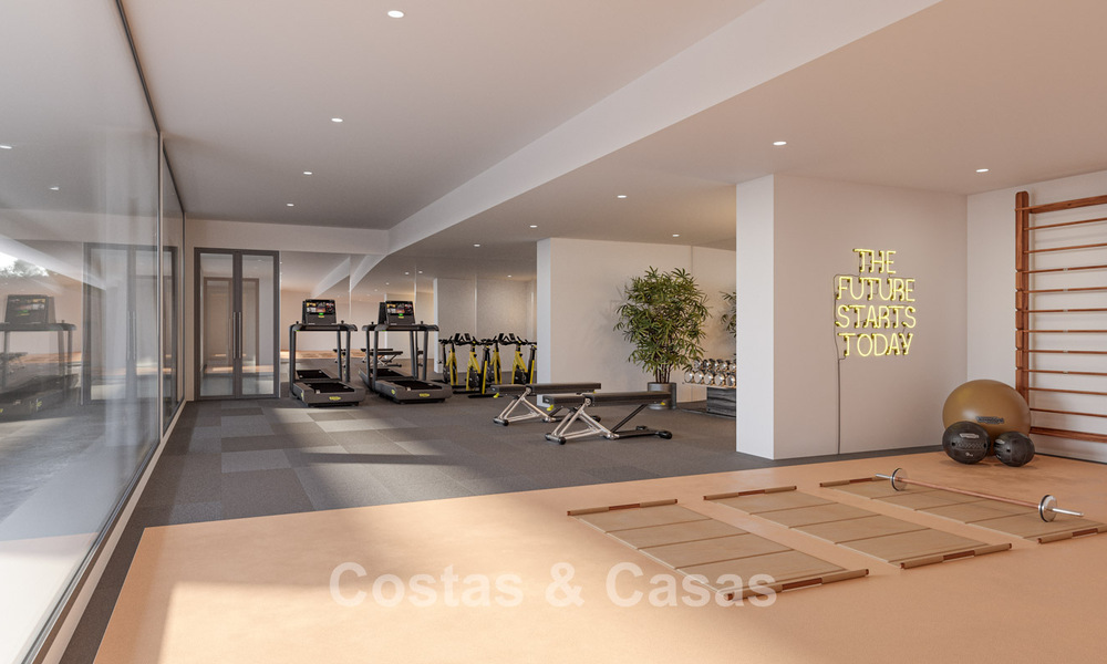 Villa moderna pareada en venta a poca distancia de la playa en Elviria, Marbella 801851