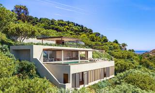 Villa de diseño de vanguardia con vistas panorámicas al mar en venta en El Madroñal, Marbella - Benahavís 801876 