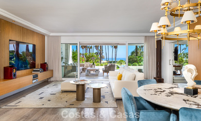 Apartamento de lujo en planta baja con vista al mar en venta en los granados, un complejo en primera línea de playa en Puerto Banús, Marbella 801893