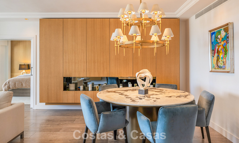 Apartamento de lujo en planta baja con vista al mar en venta en los granados, un complejo en primera línea de playa en Puerto Banús, Marbella 801902