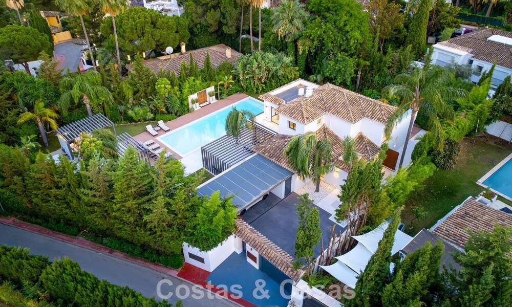 Villa moderna de lujo con piscina climatizada en venta en el Valle del Golf de Nueva Andalucía, Marbella 801941